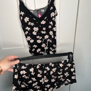 Vince Camuto 2 Piece Floral Pajama Sleep Set Women’s Size Medium